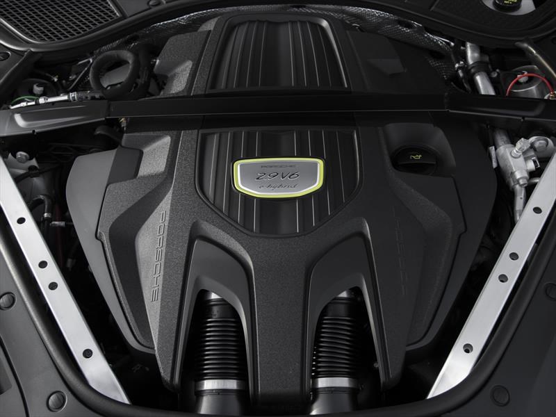 Porsche Panamera 4 E-Hybrid