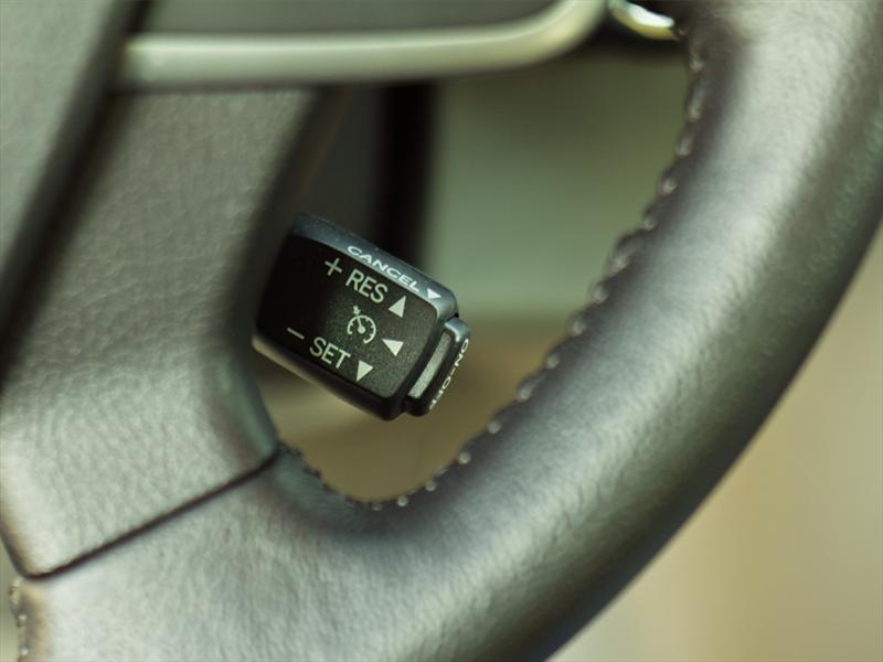 Toyota Camry XLE V6 2012