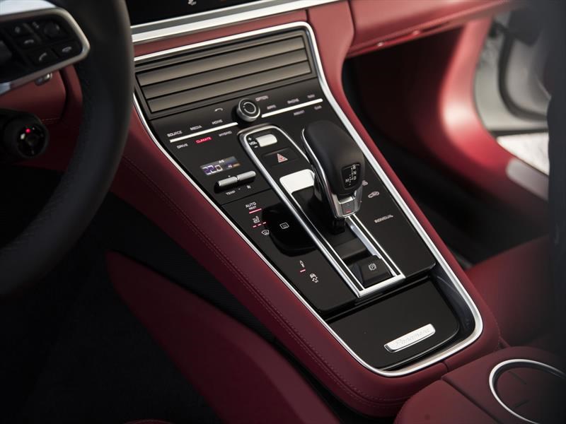 Porsche Panamera 4 E-Hybrid