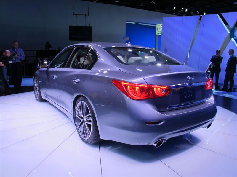 Infiniti Q50 2014 en vivo