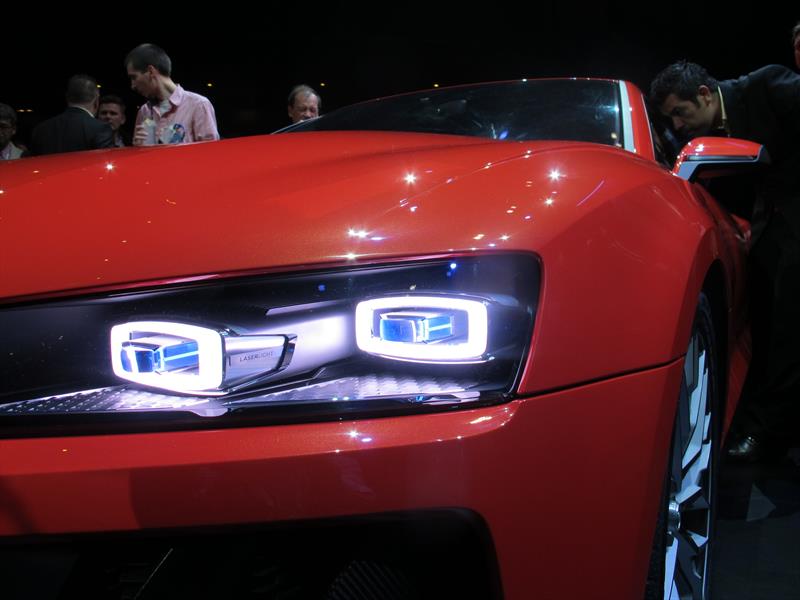 Audi ilumina el camino con láser