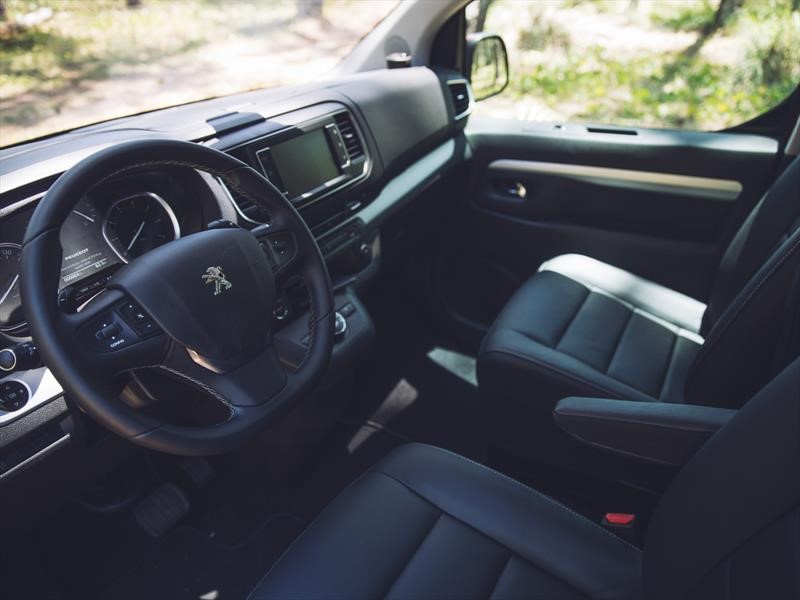 Peugeot Traveller