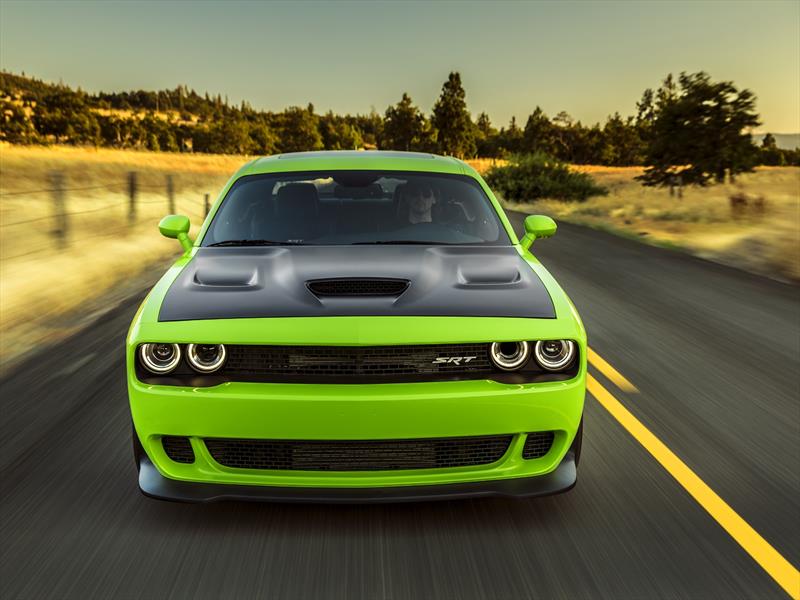 Dodge Challenger SRT Hellcat 2015