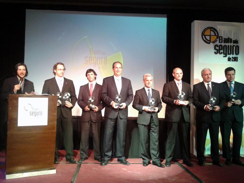 Autos más Seguros 2011 by CESVI