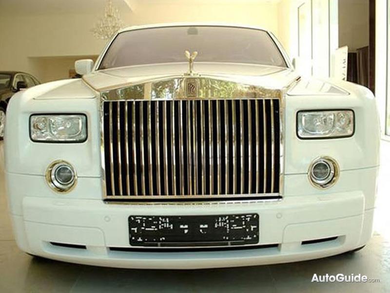 Blindaje y detalles de oro en un Rolls-Royce