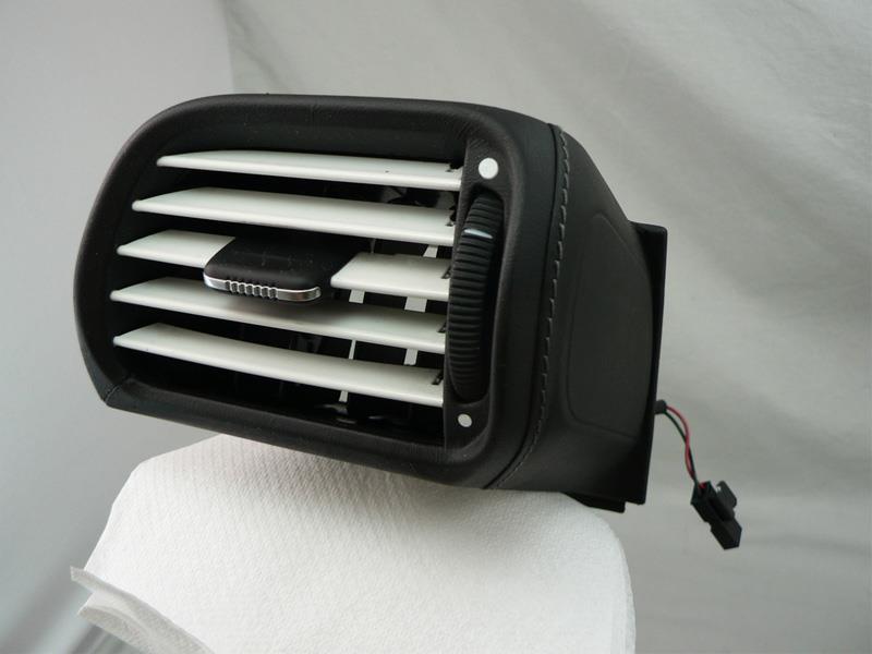 Ventilas del aire acondicionado forradas en piel