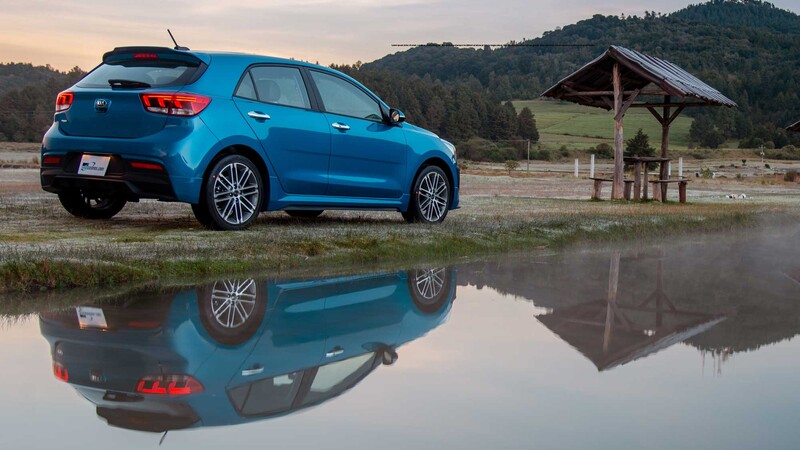 Manejamos El Kia Rio Hatchback