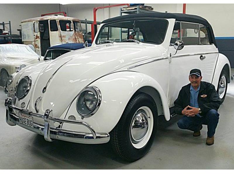 Un Vocho convertible gigante