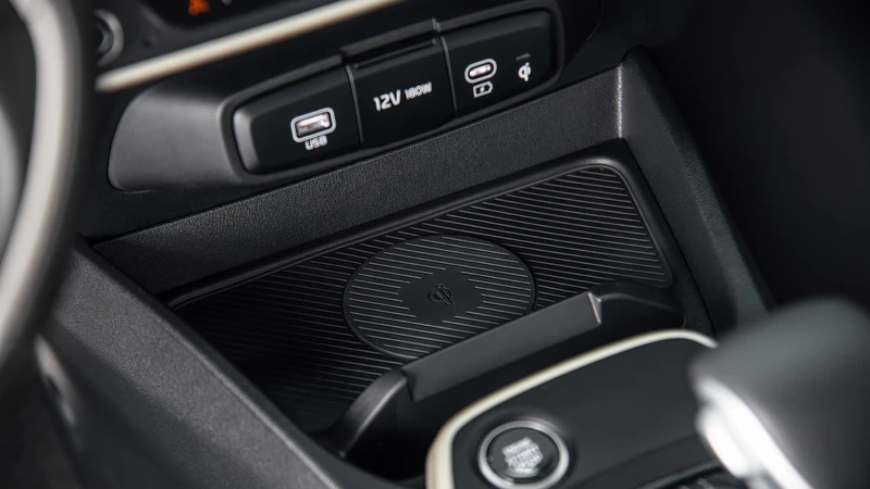 Kia K3 sedán desde todos los ángulos