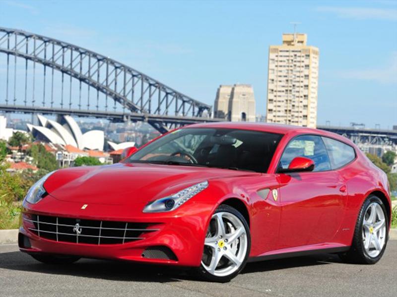 Ferrari FF en llamas