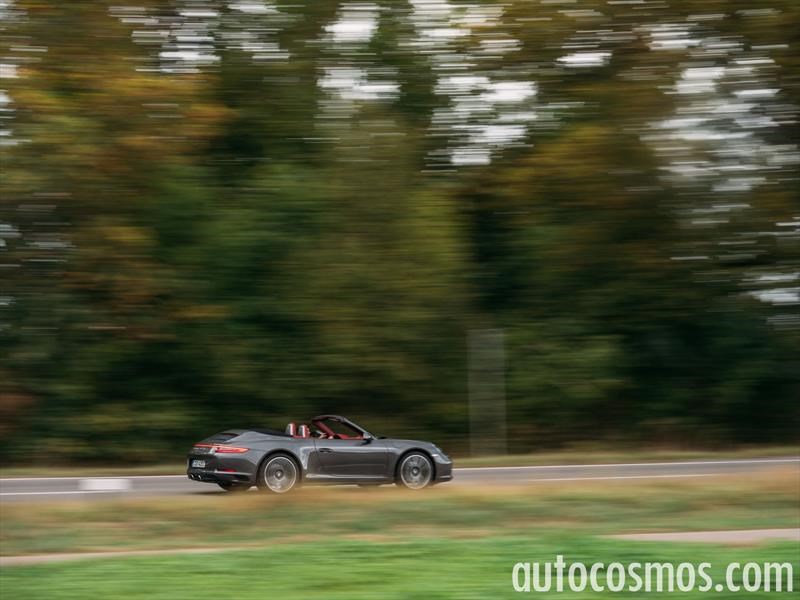 Porsche 911 Carrera 4 Cabriolet 2017