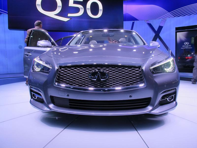 Infiniti Q50 2014 en vivo