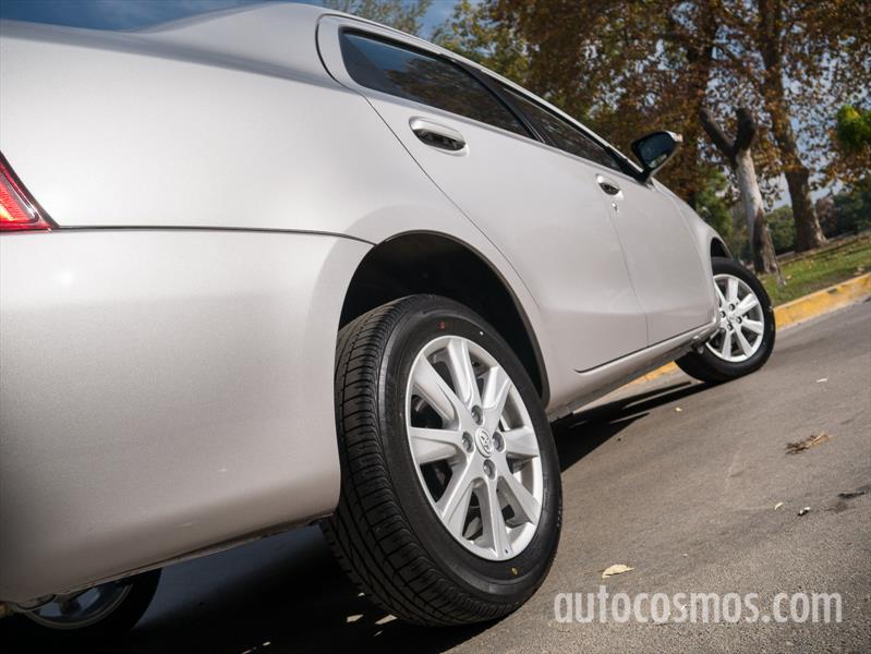 Prueba al renovado Toyota Etios 2016