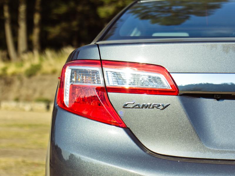 Toyota Camry V6 2012 prueba