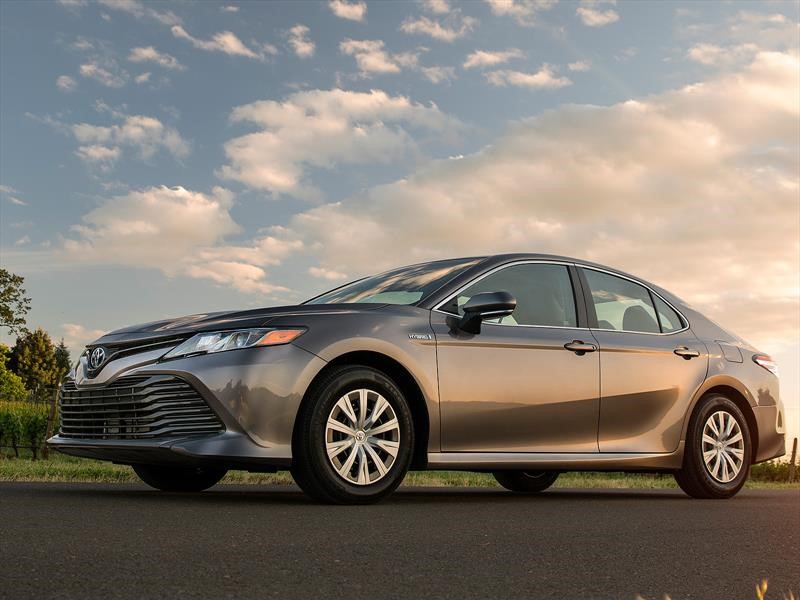 Toyota Camry Híbrido 2019