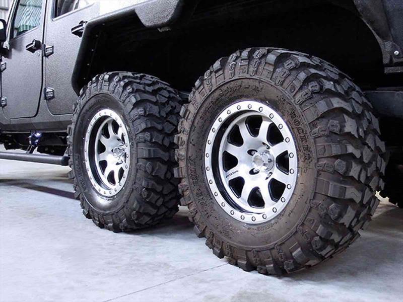 Jeep Wrangler 6X6 Tomahawk