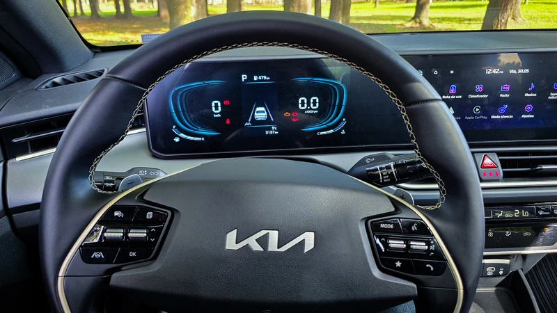 Test Drive Kia K3 Sedán