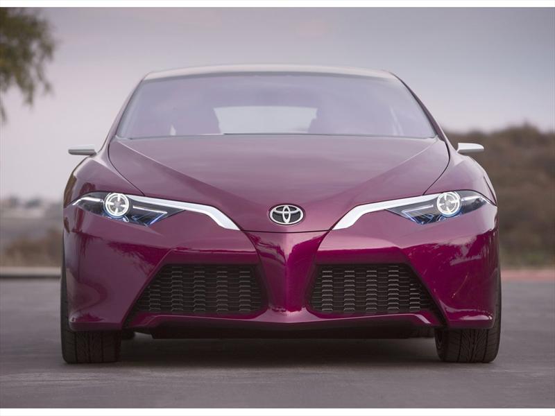 Toyota NS4 Advanced Plug-in Hybrid Concept