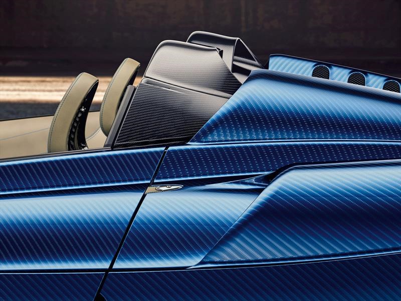 Pagani Huayra Roadster