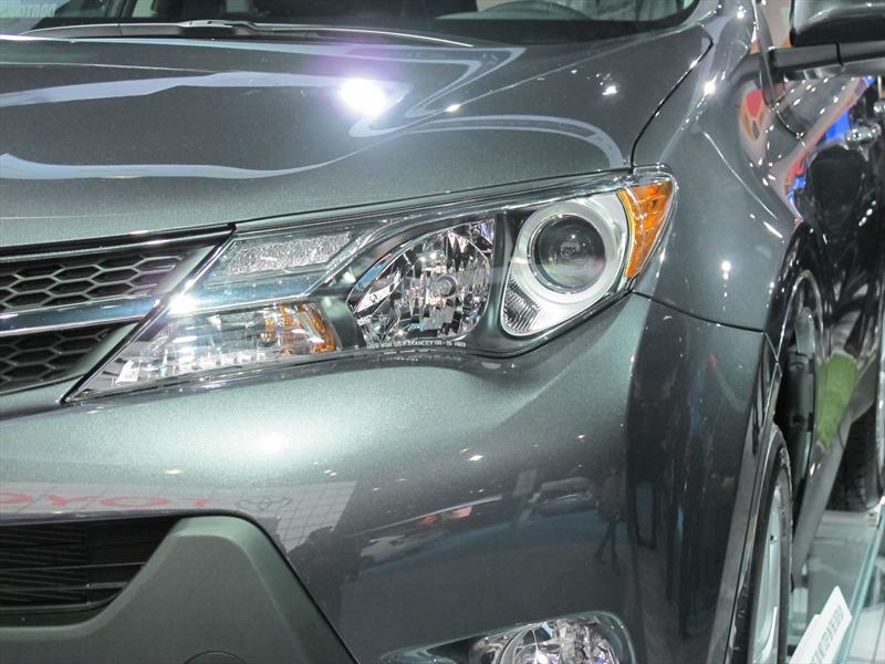 Toyota RAV4 2013 en el Salón de Los Ángeles