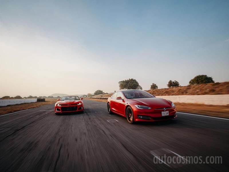 Tesla Model S P100D VS Chevrolet Camaro ZL1 Conv