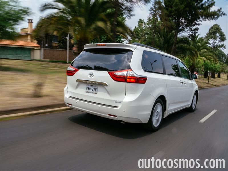 Toyota Sienna 2015