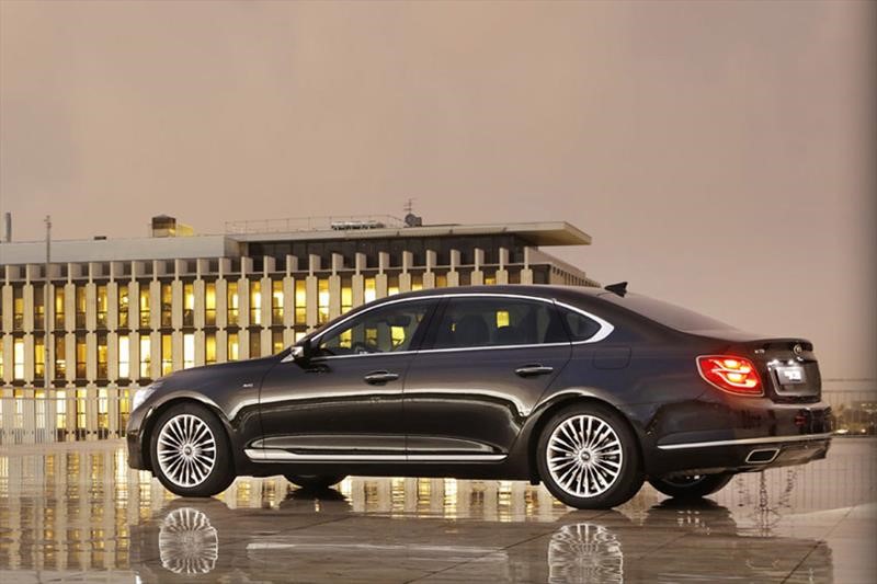 Kia K900 2019