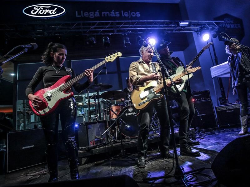 #FordRazaFuerte + de 120 camionetas en Pinamar