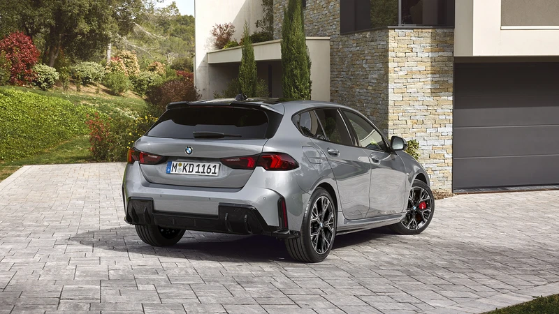 BMW 120 (F70) 2025