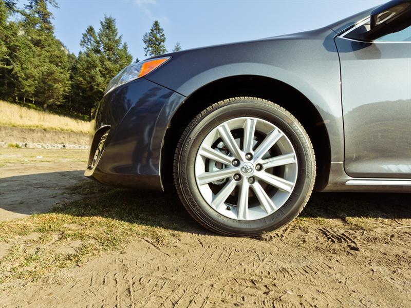 Toyota Camry XLE V6 2012