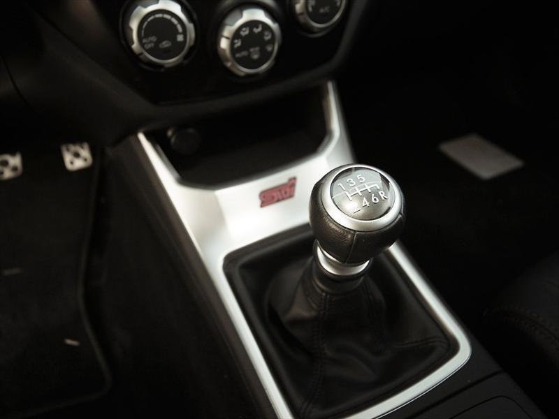 Subaru Impreza WRX STi sedán 2011 prueba