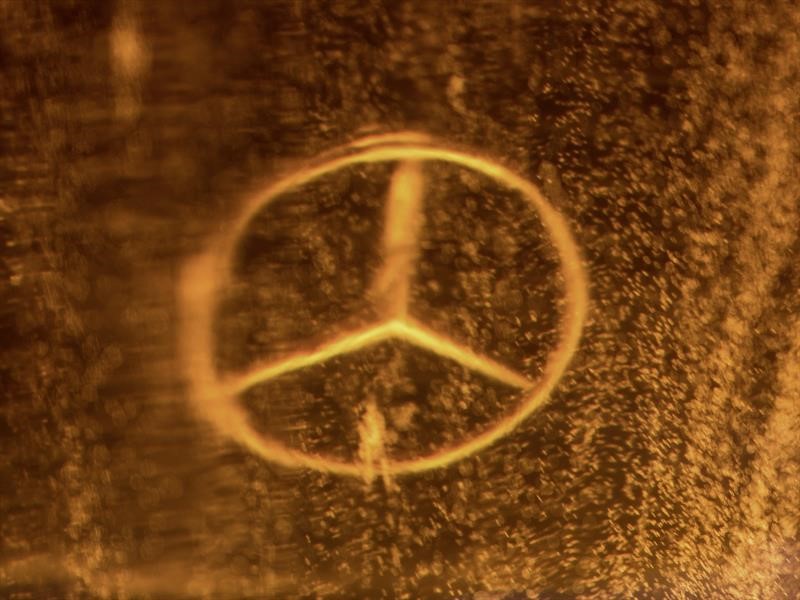 Mercedes-Benz Clase G cubierto de resina