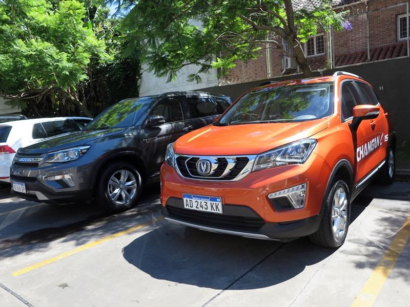 Changan CS15 y CS75 en Argentina