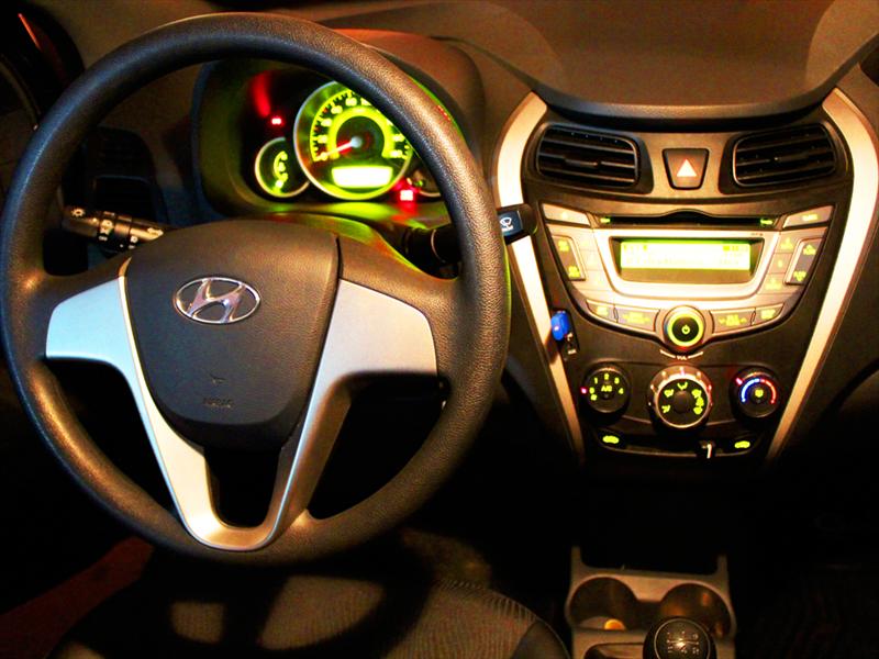 Hyundai EON 0,8L GLS Prueba de manejo