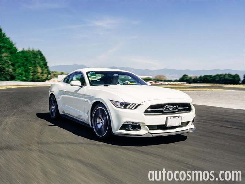 Ford Mustang 2015 50 aniversario