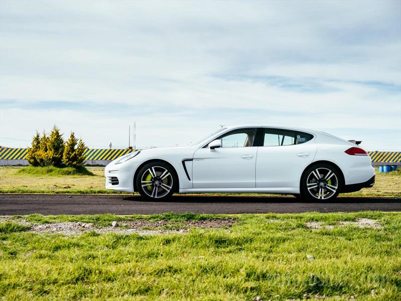 Porsche Panamera S E-Hybrid