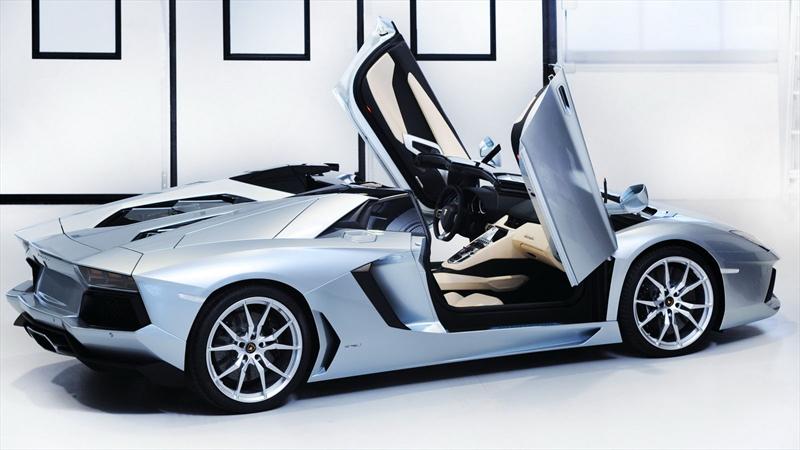 Lamborghini Aventador LP-700-4 Roadster