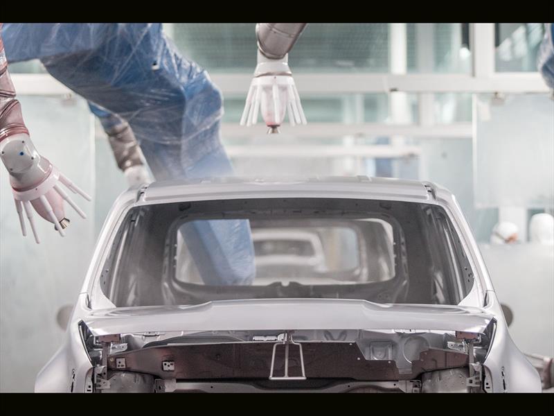 Jeep inaugura su fábrica en Brasil