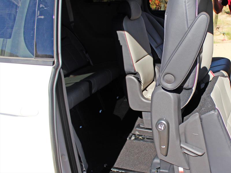 Nuevo Kia Grand Carnival 2015 Lanzamiento en Chile