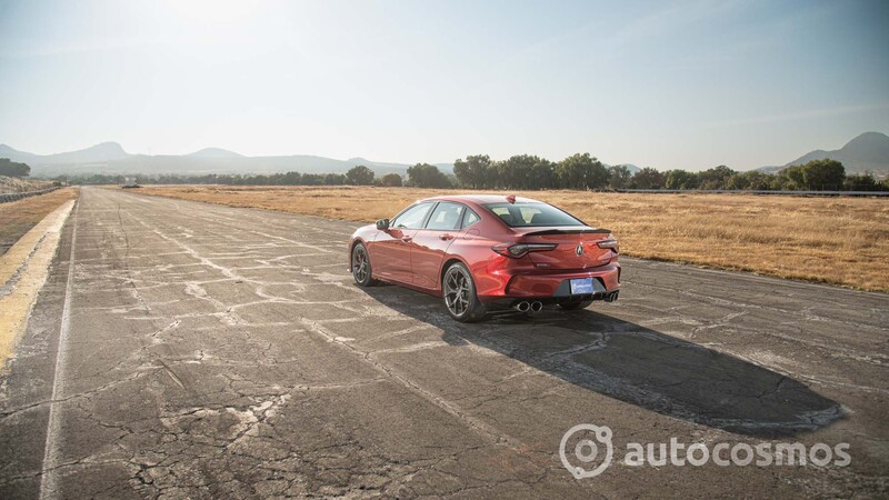 Acura  TLX Type S 2022 a prueba