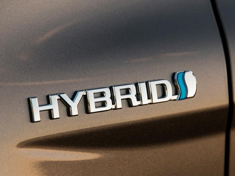 Toyota Camry Híbrido 2019