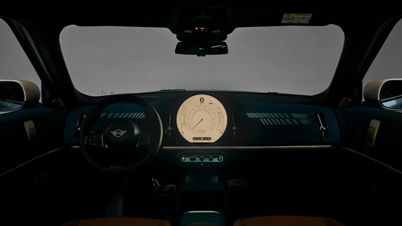 (-) EMBARGO MINI Countryman 2024