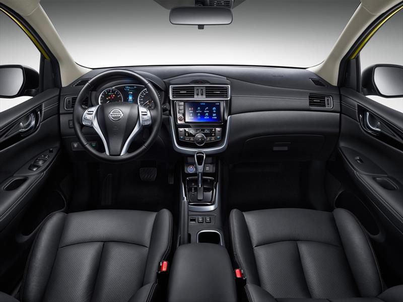 NIssan Tiida Hatchback