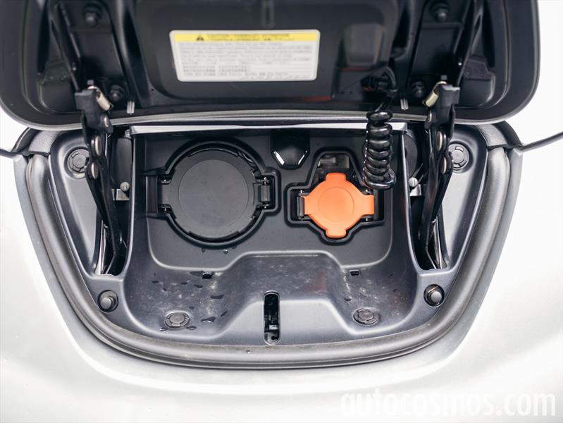 Nissan LEAF 2015