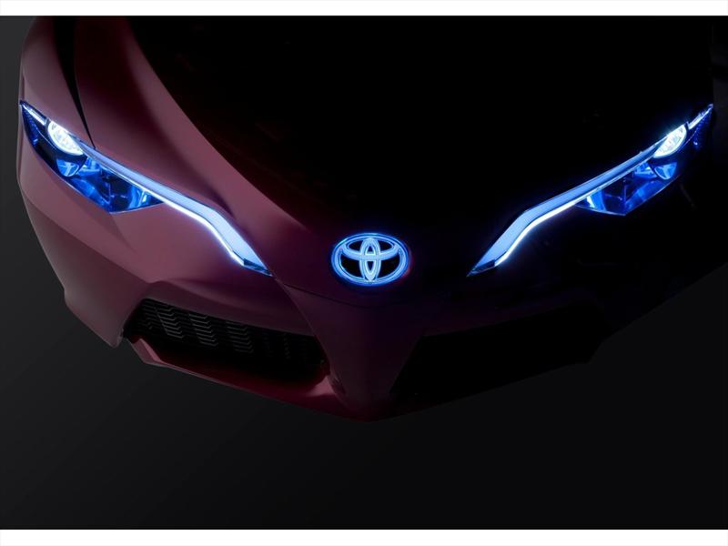 Toyota NS4 Advanced Plug-in Hybrid Concept