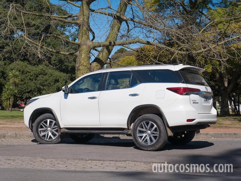 Nueva Toyota SW4 a prueba