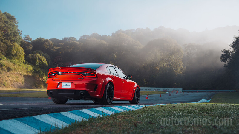 Dodge Charger SRT Hellcat Widebody a prueba