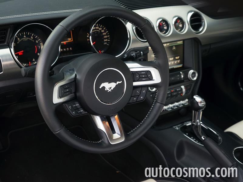 Ford Mustang 2015 50 aniversario