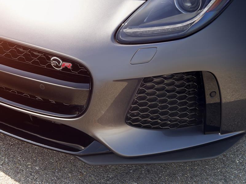 Jaguar F-Type SVR 2017