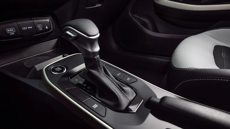 Kia K3 sedán desde todos los ángulos